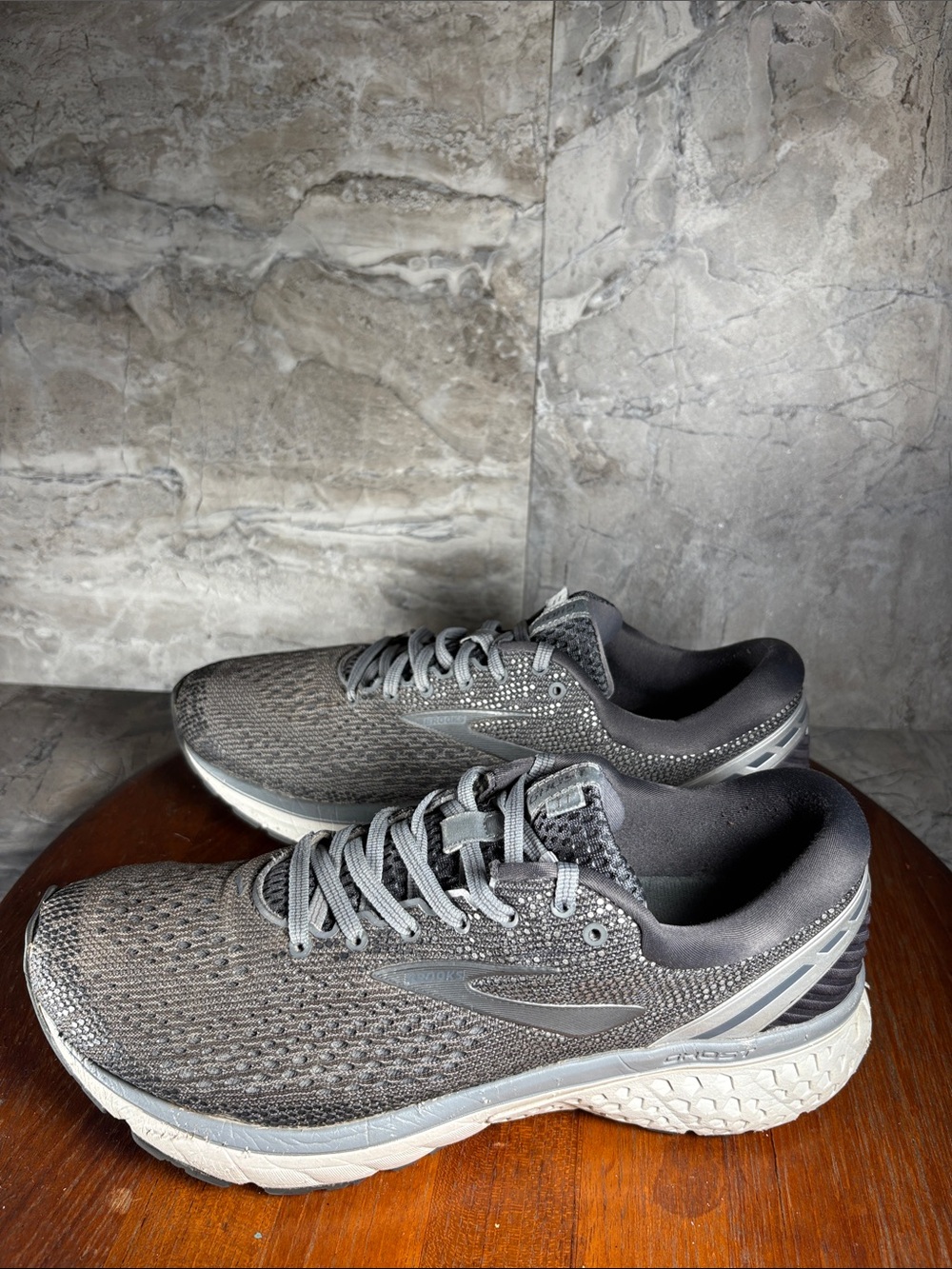 Brooks Ghost 11 Men’s Size 9 Grey Athletic Shoes